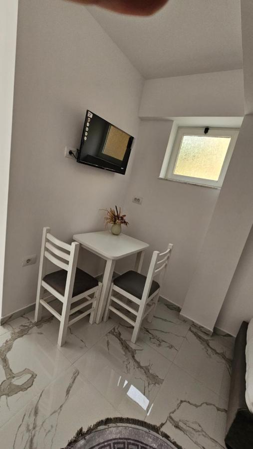 Ferienwohnung Ulliri Tirana Exterior foto